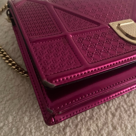 COPY - Christian Dior WOC Metallic Pink - Picture 3 of 7